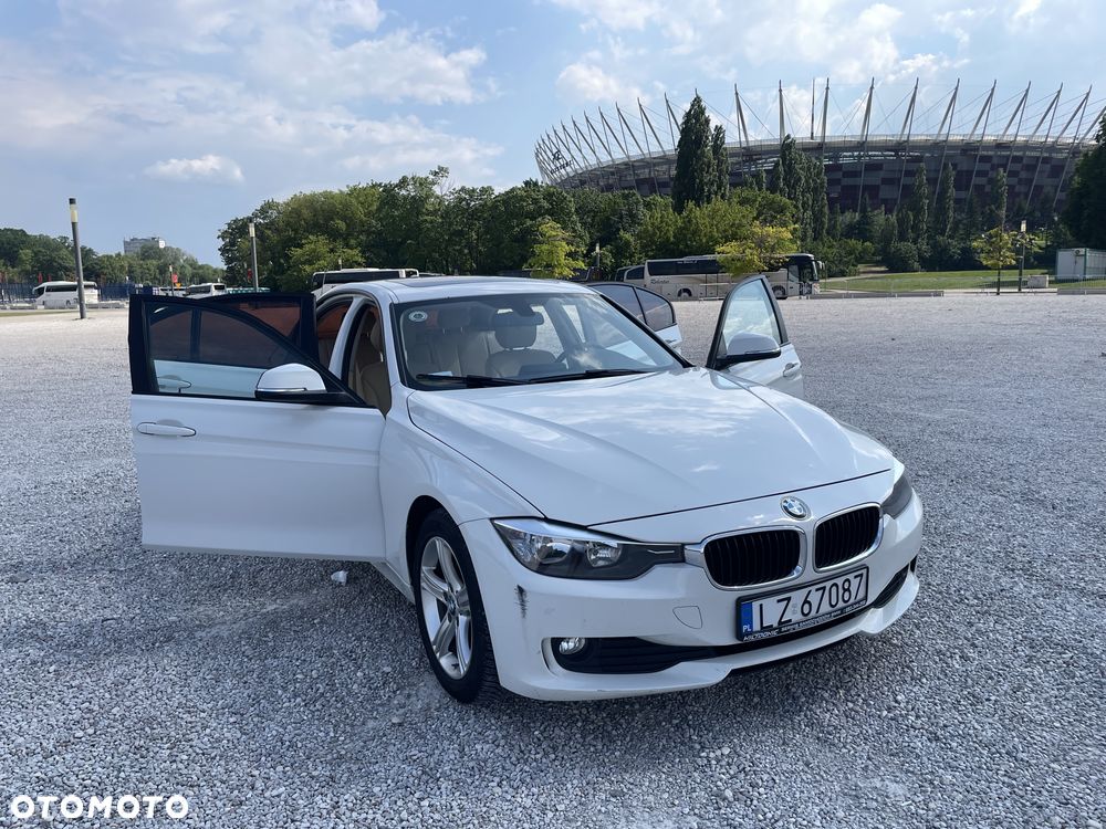 BMW Seria 3 328i xDrive - 30