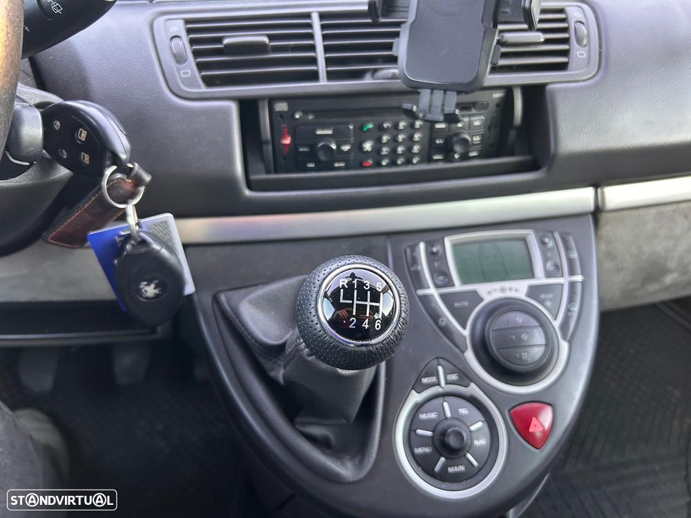 Peugeot 807 2.2 HDi Navteq - 17