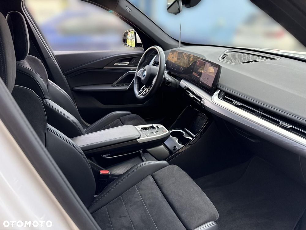 BMW iX1 - 7