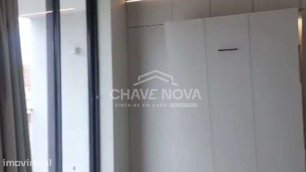 T2 Novo em Santa Marinha (VL8 - Metro Rubi) - Grande imagem: 4/28