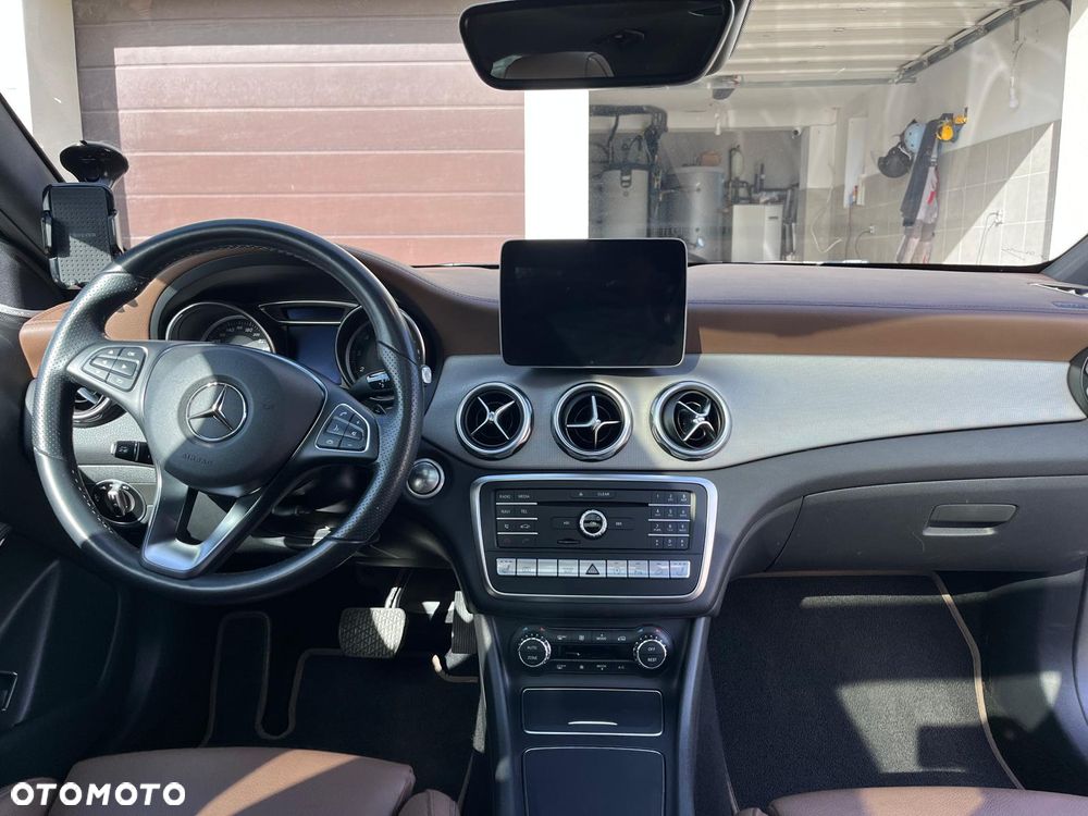 Mercedes-Benz GLA 220 4-Matic - 17