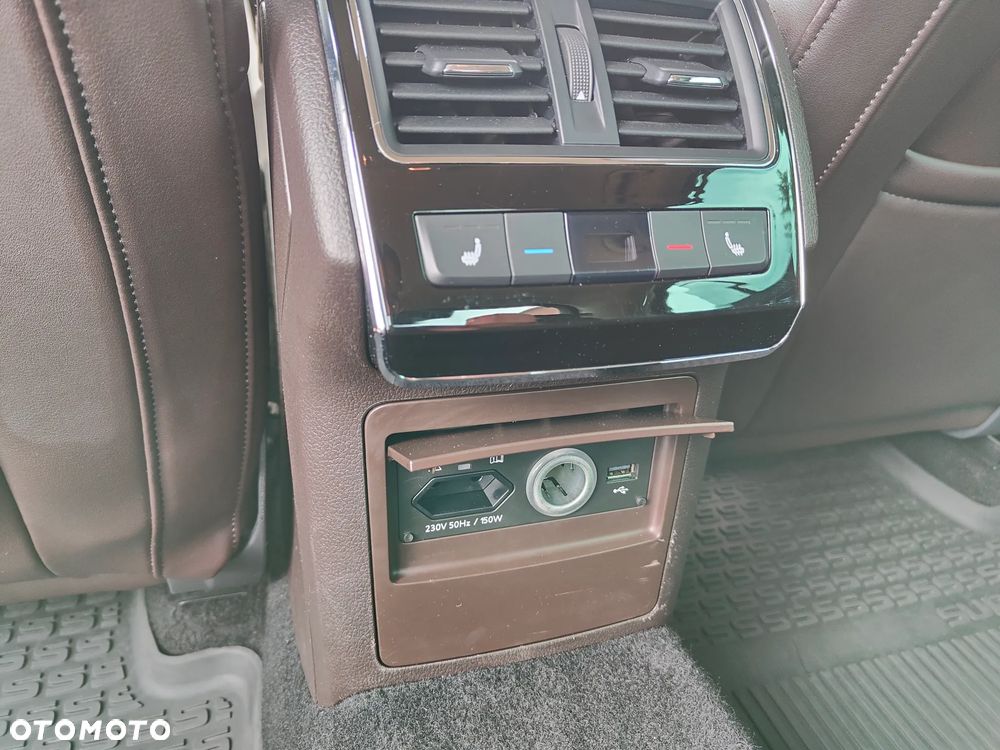 Skoda Superb 2.0 TDI L&K DSG - 28