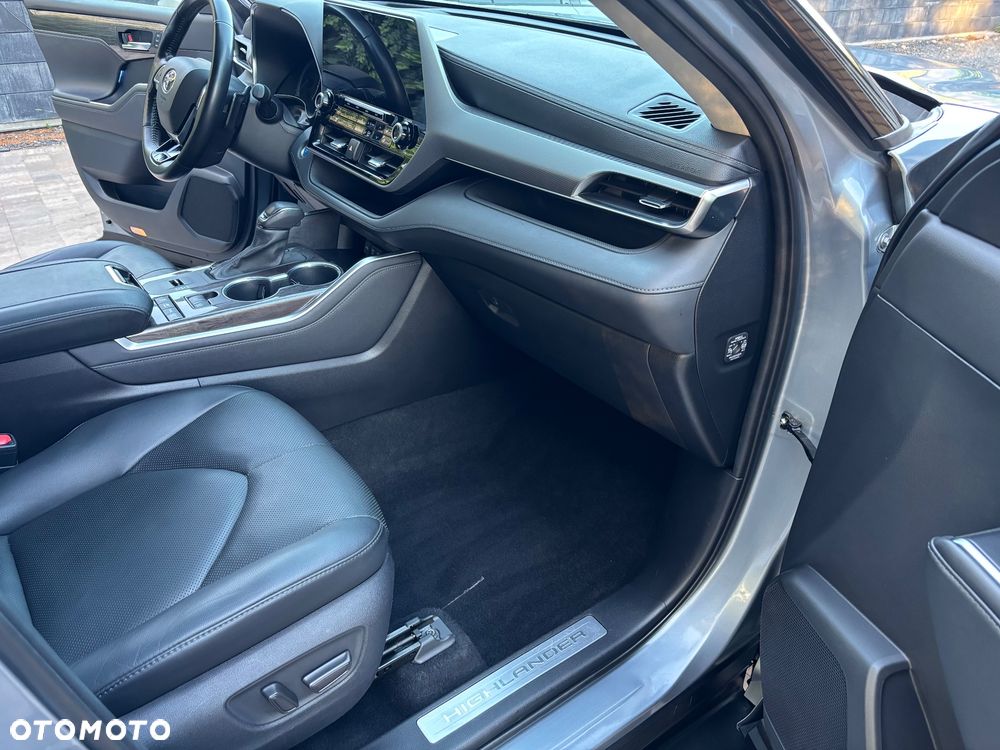 Toyota Highlander 2.5 Hybrid Executive - 29