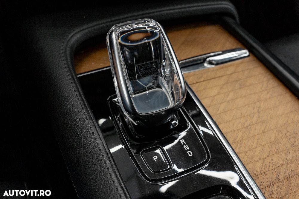 Volvo XC 90 B5 MHEV AWD 7 locuri Momentum Pro - 36