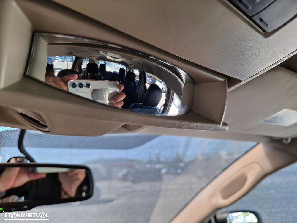 Lancia Voyager 2.8 CRD Gold - 40