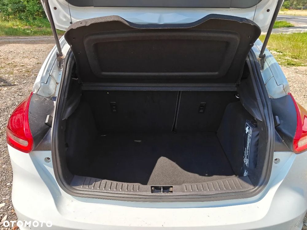 Ford Focus 2.0 EcoBoost ST mit Leder-Sport-Paket - 19