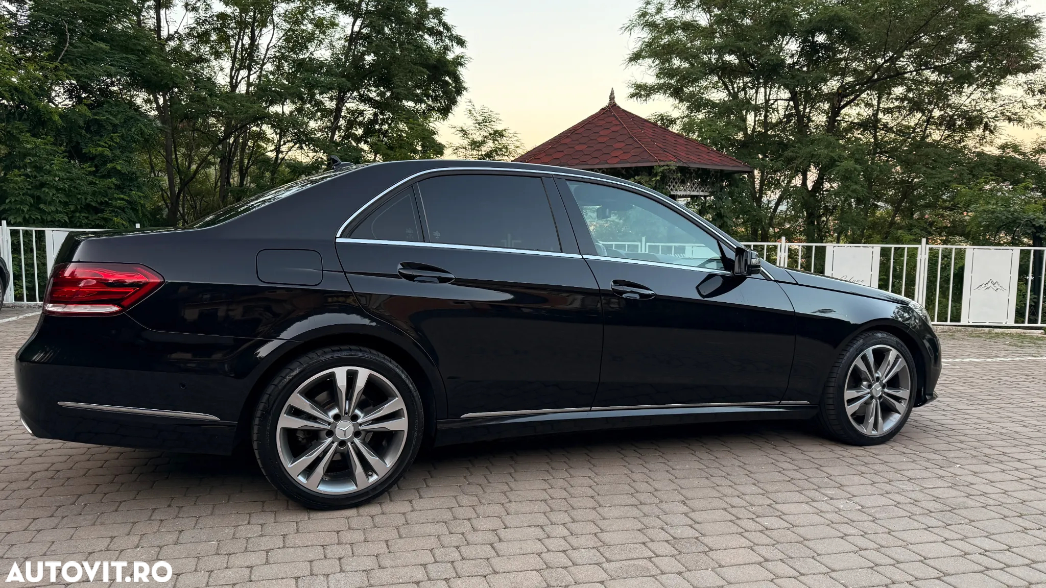 Mercedes-Benz E 250 BlueTEC 9G-TRONIC Avantgarde - 5