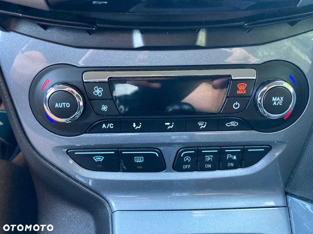 Ford Focus 1.6 EcoBoost Titanium - 24