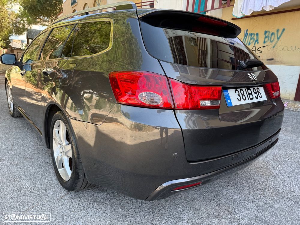 Honda Accord Tourer 2.2 i-DTEC Executive Top E.Limitada - 4