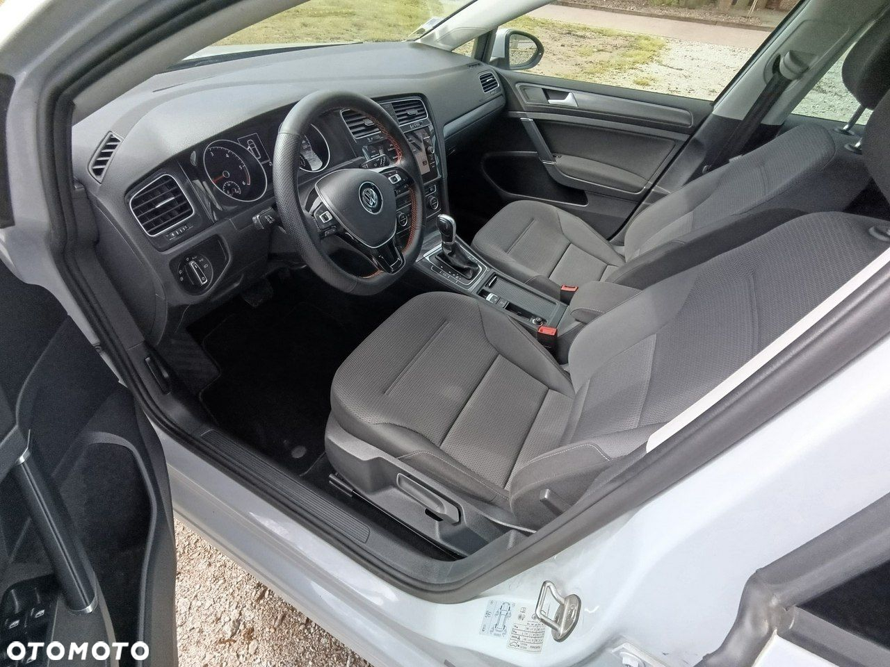 Volkswagen Golf - 8