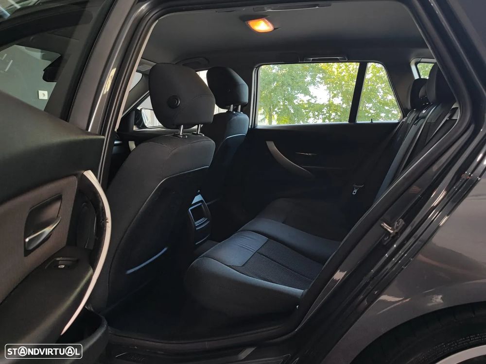 BMW 318 d DPF Touring Edition Sport - 29