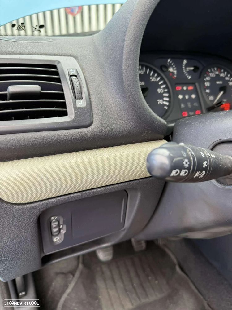 Renault Clio 1.5 dCi Privilège - 23