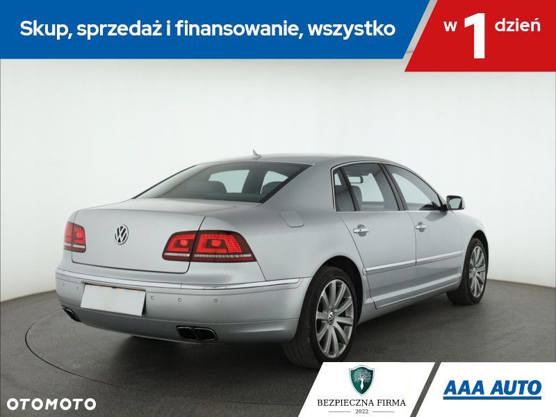 Volkswagen Phaeton - 7