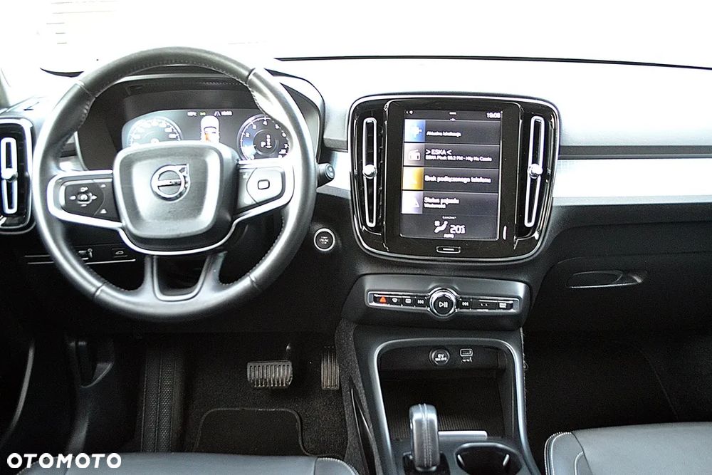 Volvo XC 40 T3 Momentum - 16