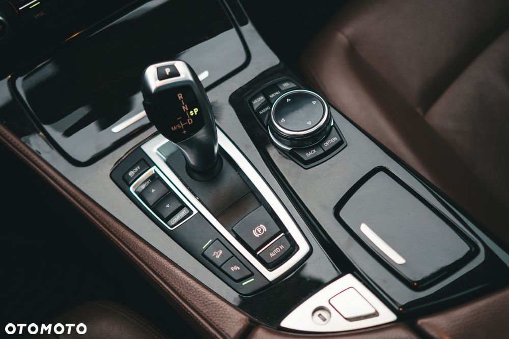 BMW Seria 5 535i xDrive Luxury Line - 25