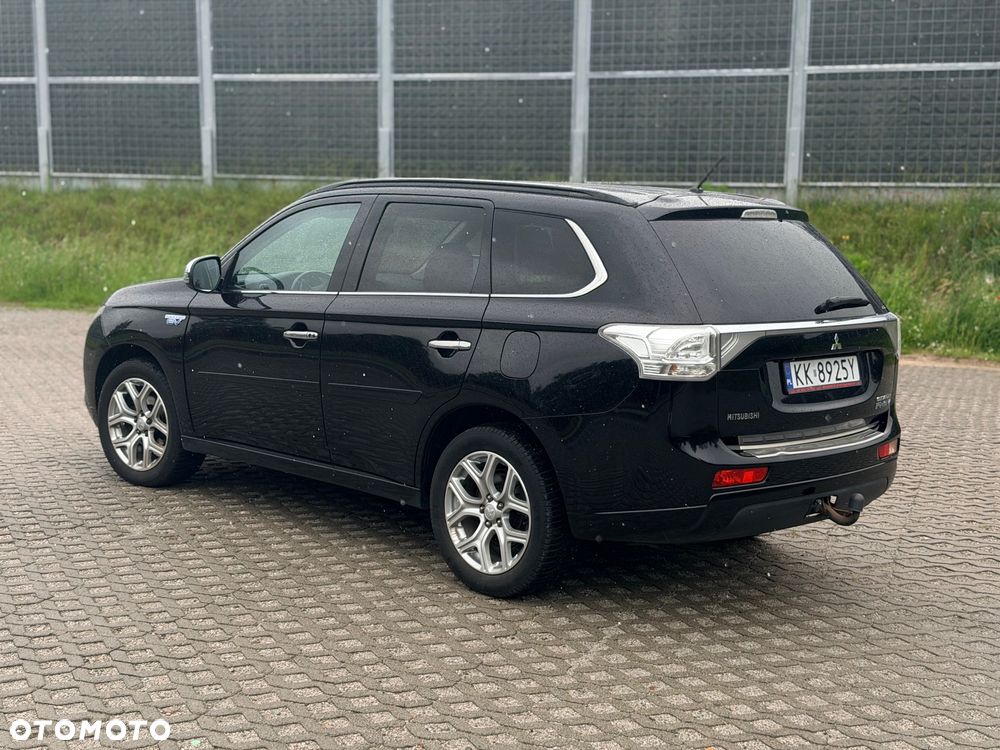 Mitsubishi Outlander - 4