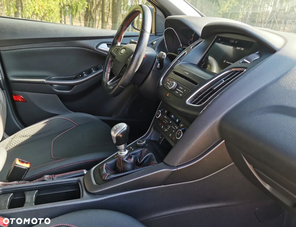 Ford Focus 1.5 EcoBoost STart-Stopp-System ST-LINE - 16