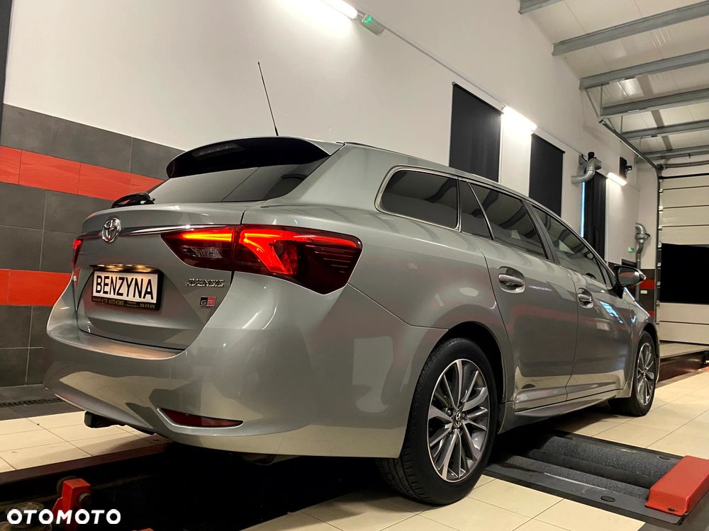 Toyota Avensis Touring Sports 1.8 Executive - 11