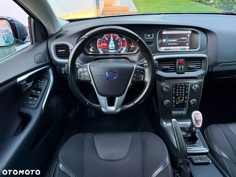 Volvo V40 D2 Summum - 27