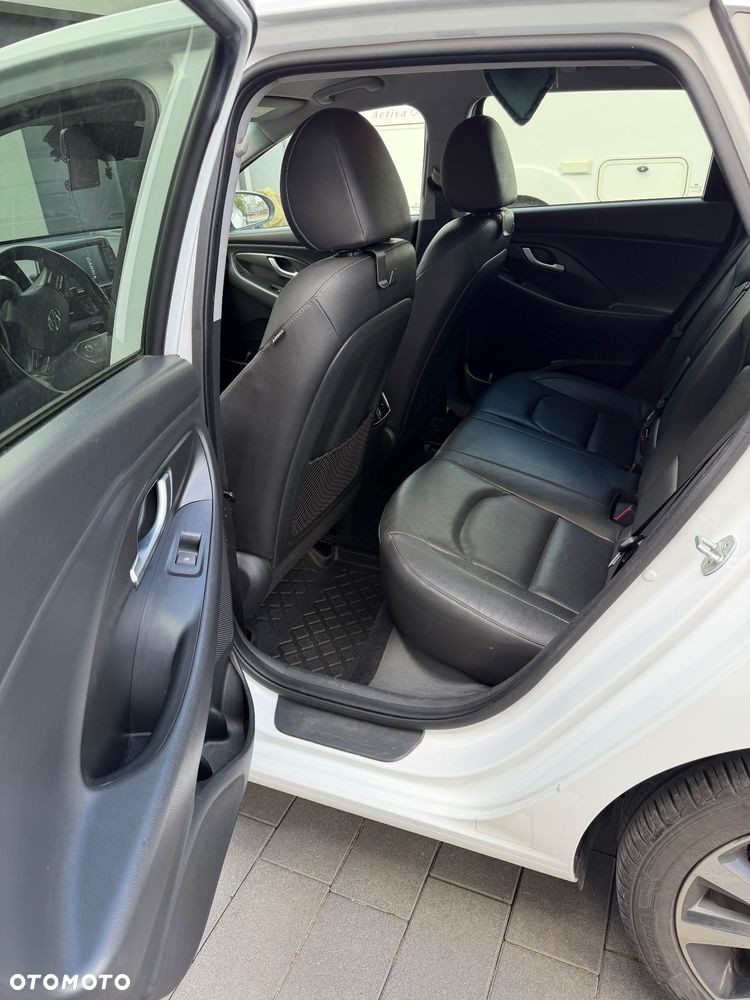 Hyundai i30 1.4 T-GDI Premiere Luxury DCT - 12