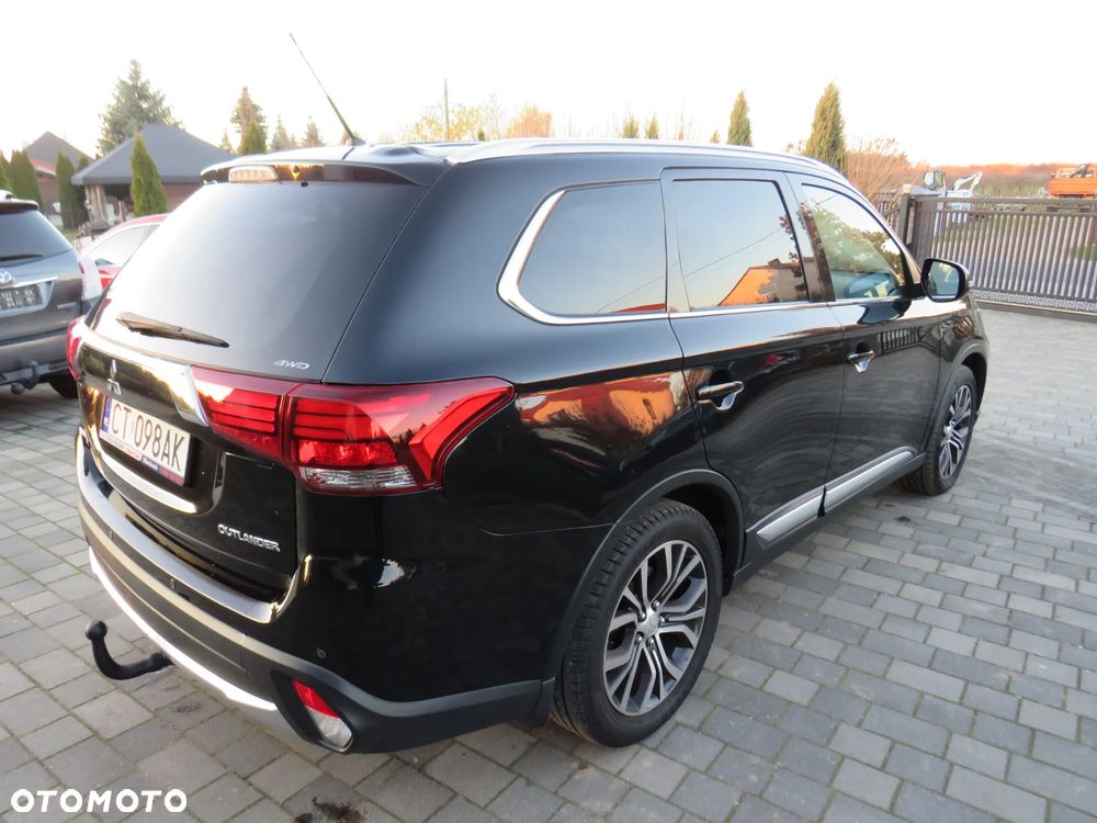 Mitsubishi Outlander 2.2 DI-D 4WD Automatik Intense - 4