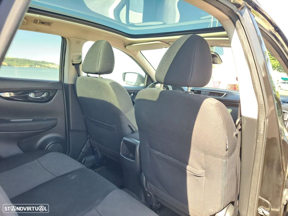 Nissan Qashqai 1.5 dCi N-Connecta 18 - 20