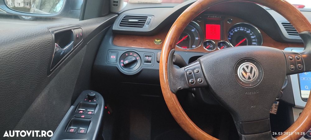 Volkswagen Passat Variant 2.0 TDI DPF DSG Sportline - 4