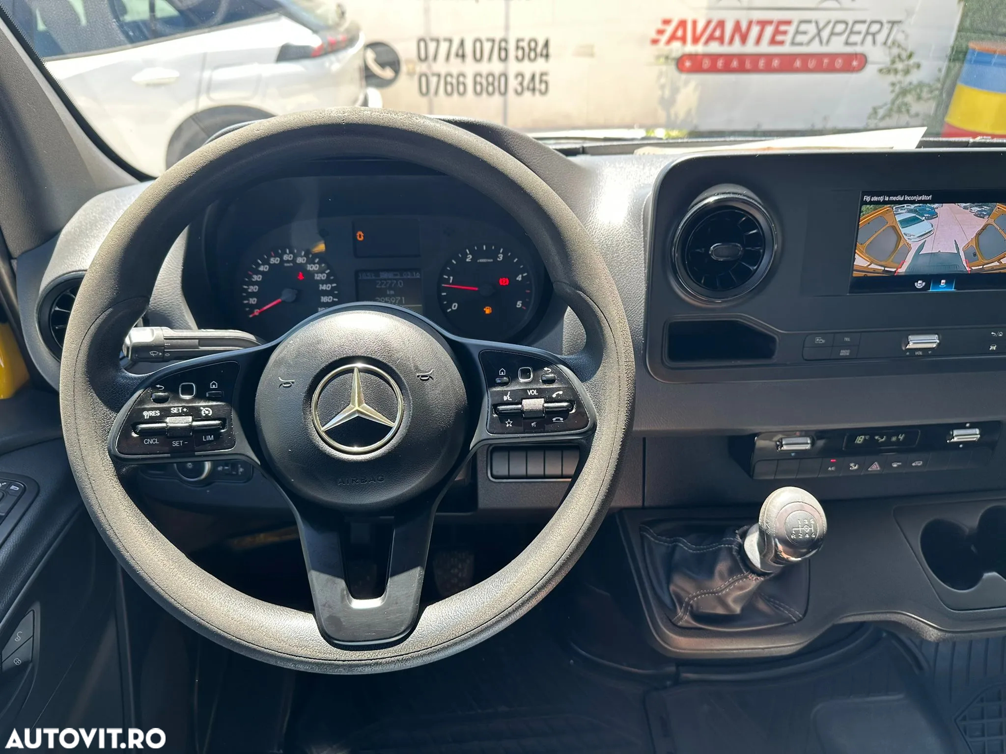 Mercedes-Benz Sprinter - 23