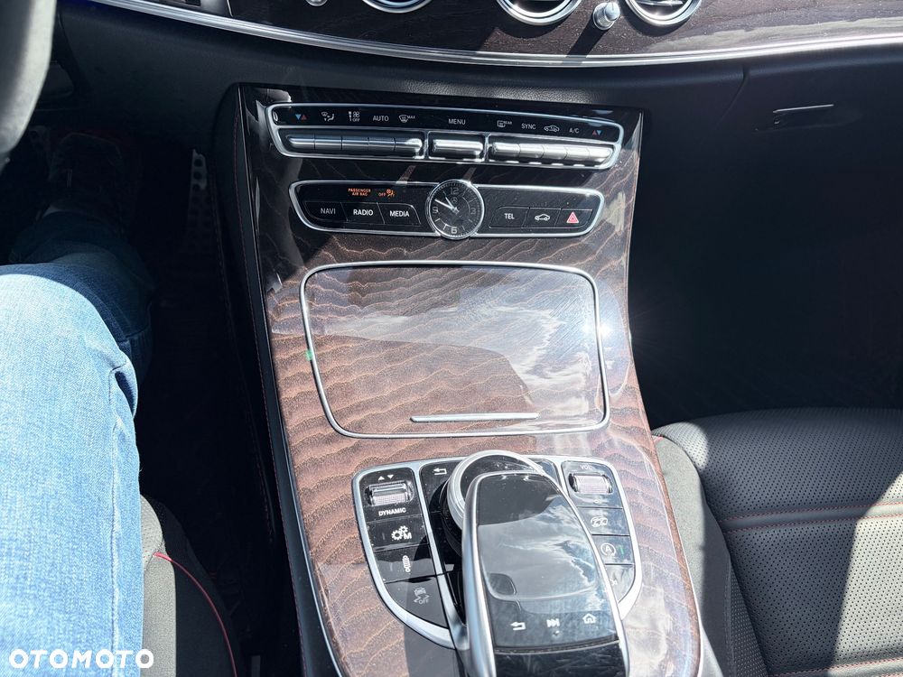 Mercedes-Benz Klasa E AMG 53 4Matic AMG Speedshift 9G-TCT - 22