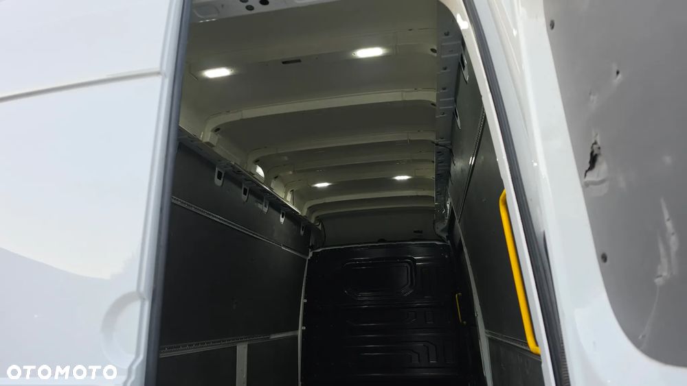 Volkswagen Crafter - 25
