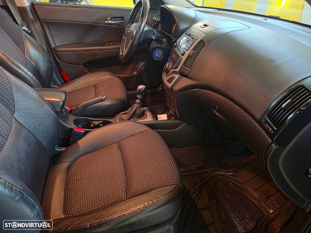 Hyundai i30 1.6 CRDI STyle - 13