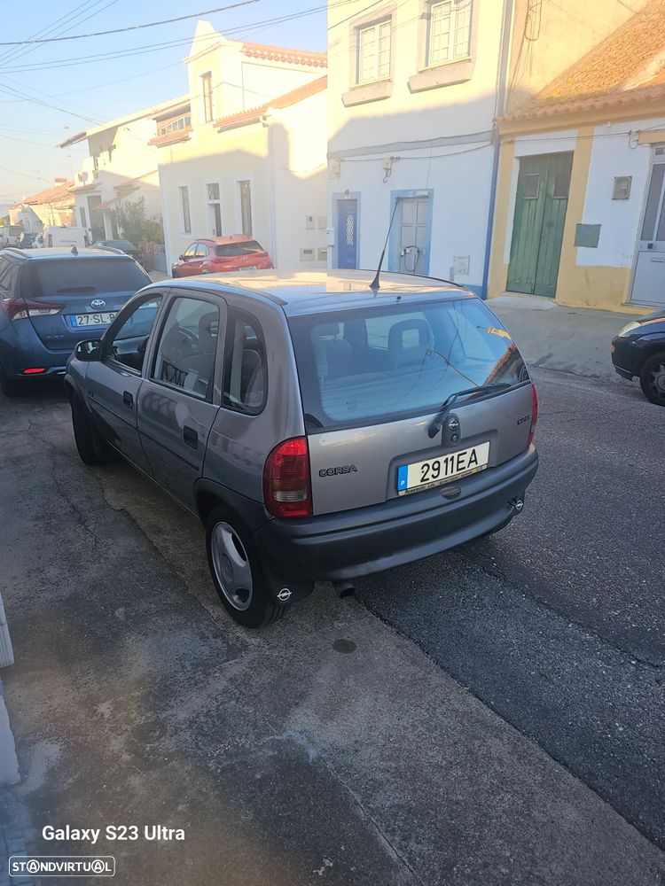 Opel Corsa 1.2 GLS - 1