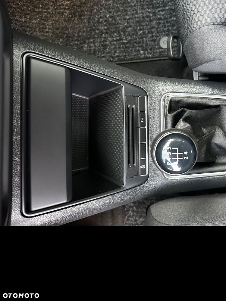 Volkswagen Golf Plus 1.6 TDI BlueMot Comfortline - 26