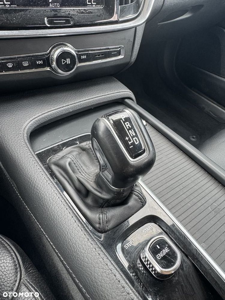 Volvo V90 D4 SCR Momentum Pro - 10