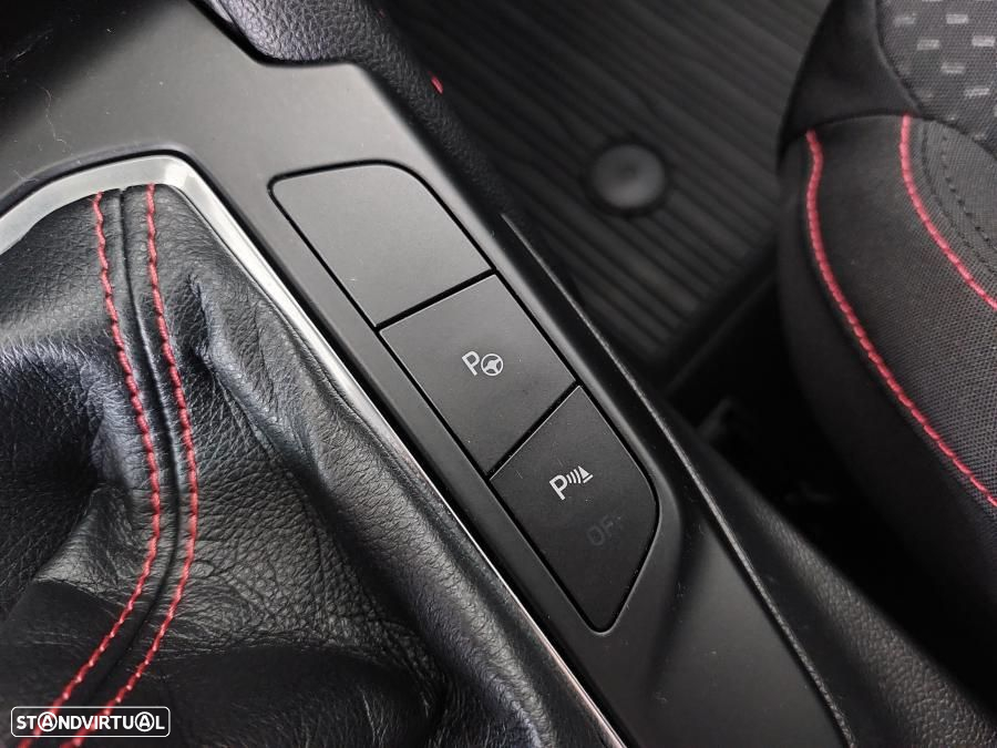 Ford Focus SW 1.0 EcoBoost ST-Line - 34