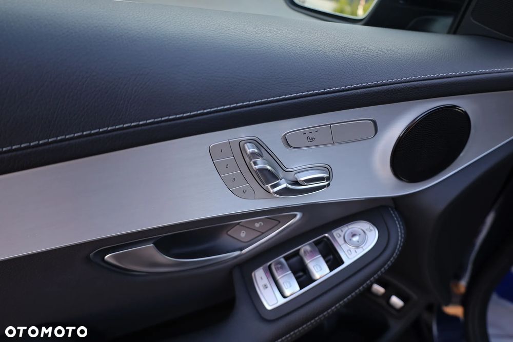 Mercedes-Benz GLC 300 e 4Matic 9G-TRONIC - 25