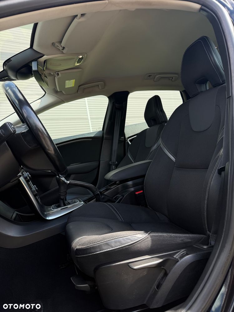 Volvo V40 D3 Momentum - 7