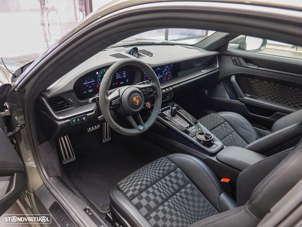 Porsche 911 (992) - 20