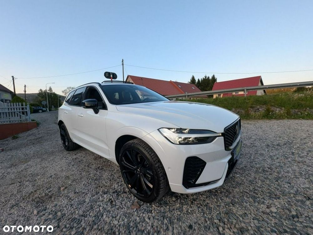 Volvo XC 60 B5 B AWD Plus Dark - 2
