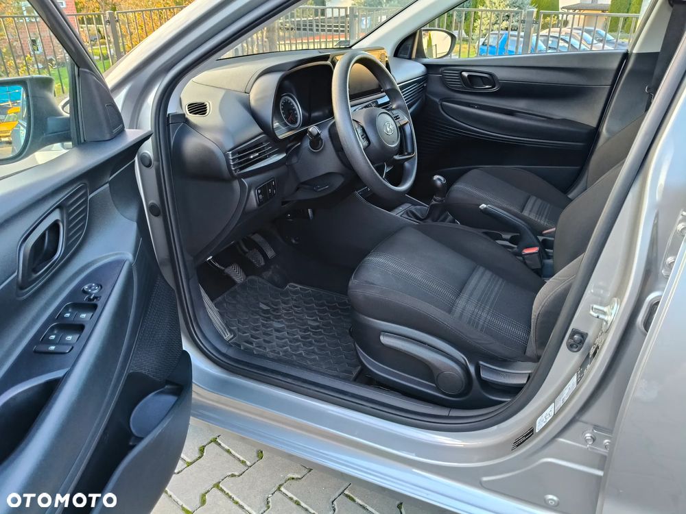 Hyundai i20 1.2 Pure - 12