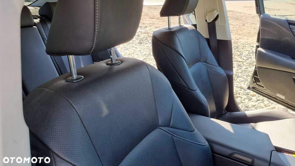 Lexus ES 300h Style Edition - 28
