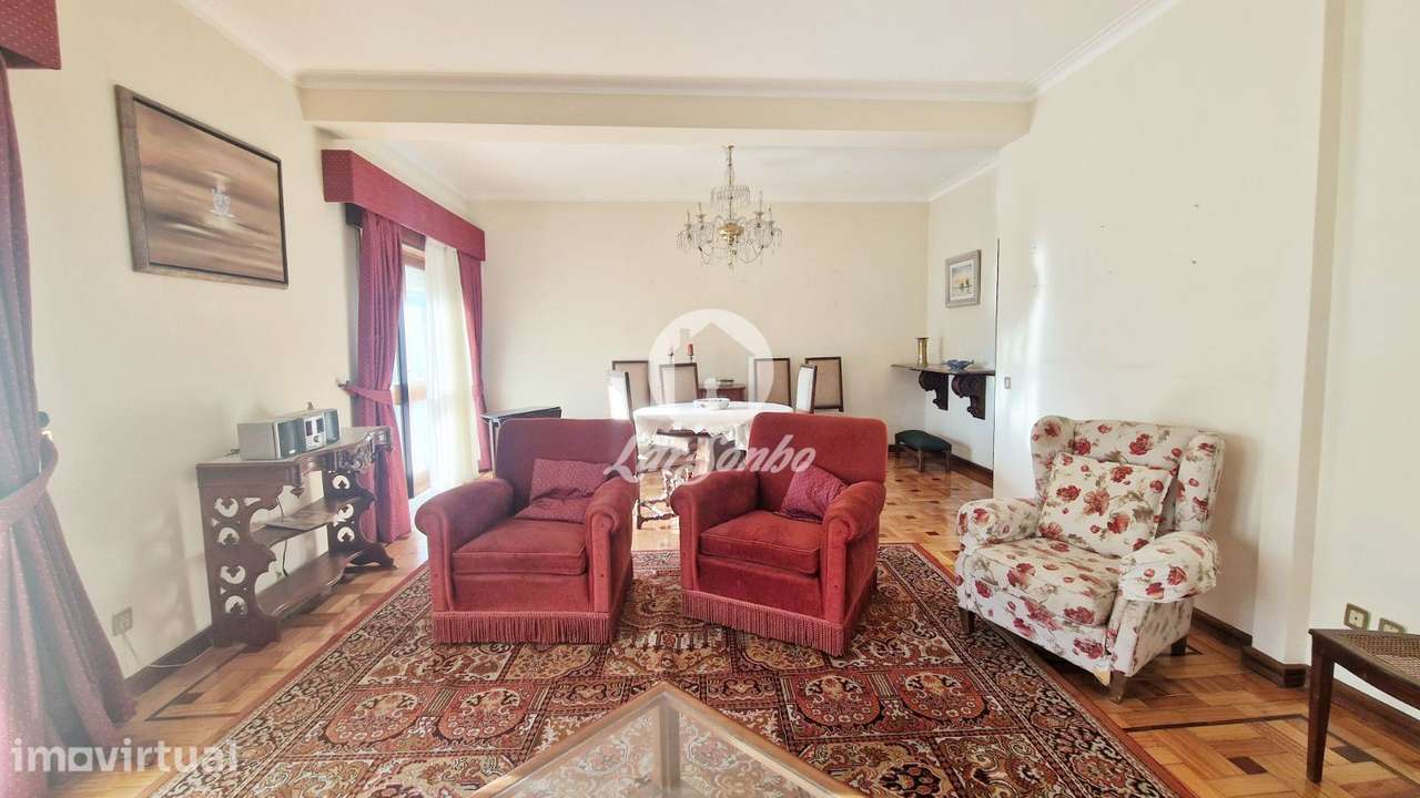 Prédio de 3 andares no centro de Vila do Conde com Apartamentos T3 ... - Grande imagem: 2/19