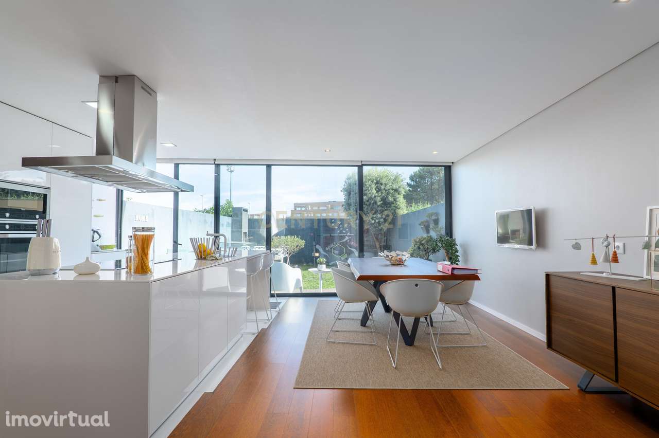 Andar de Moradia Duplex em Lavra – A 2 minutos a pé da praia! - Grande imagem: 2/31