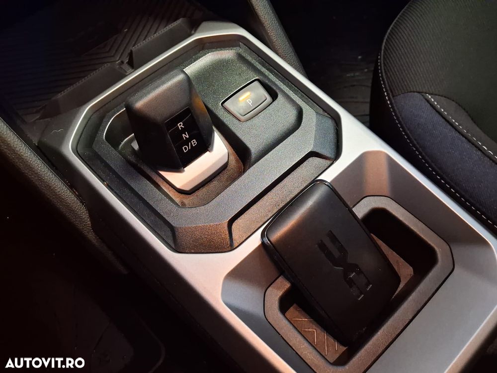 Dacia Duster HEV 140 Journey - 8