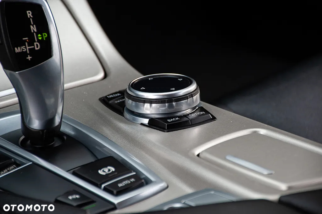 BMW Seria 5 518d Touring Luxury Line - 34