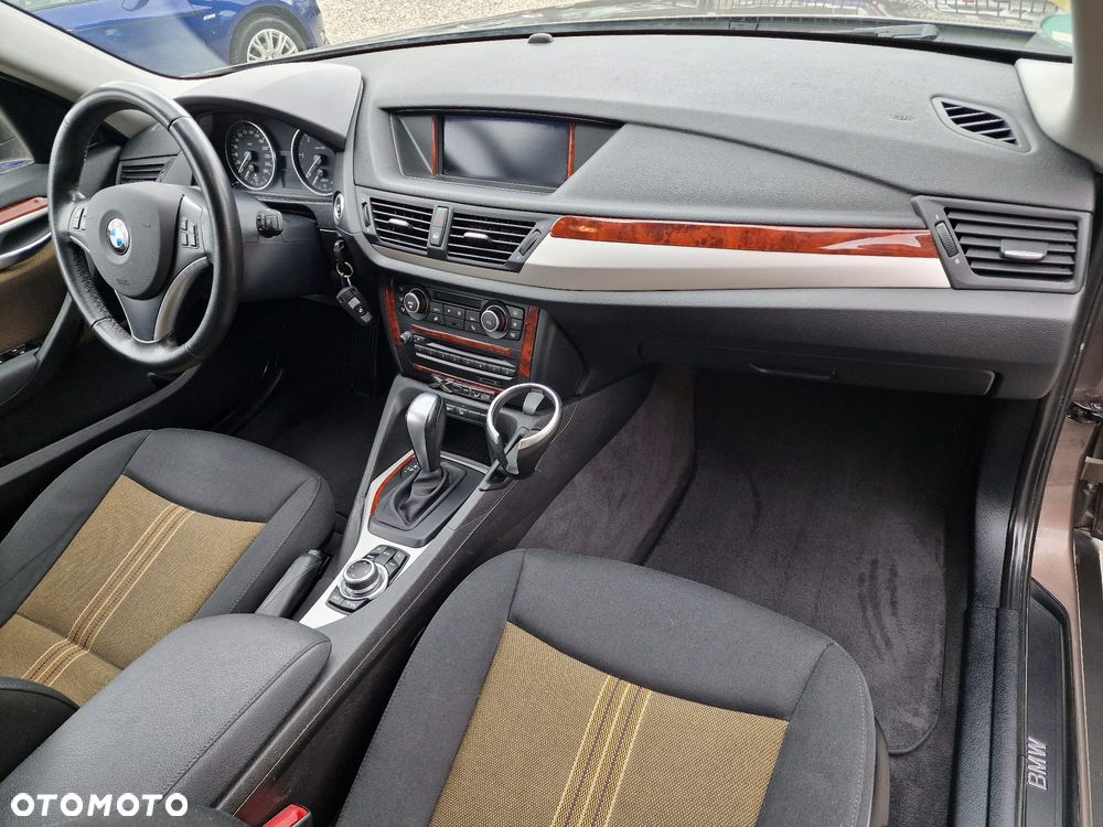 BMW X1 xDrive18d Sport Line - 17