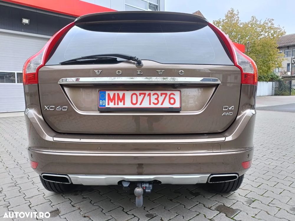 Volvo XC 60 D4 AWD Geartronic Summum - 4