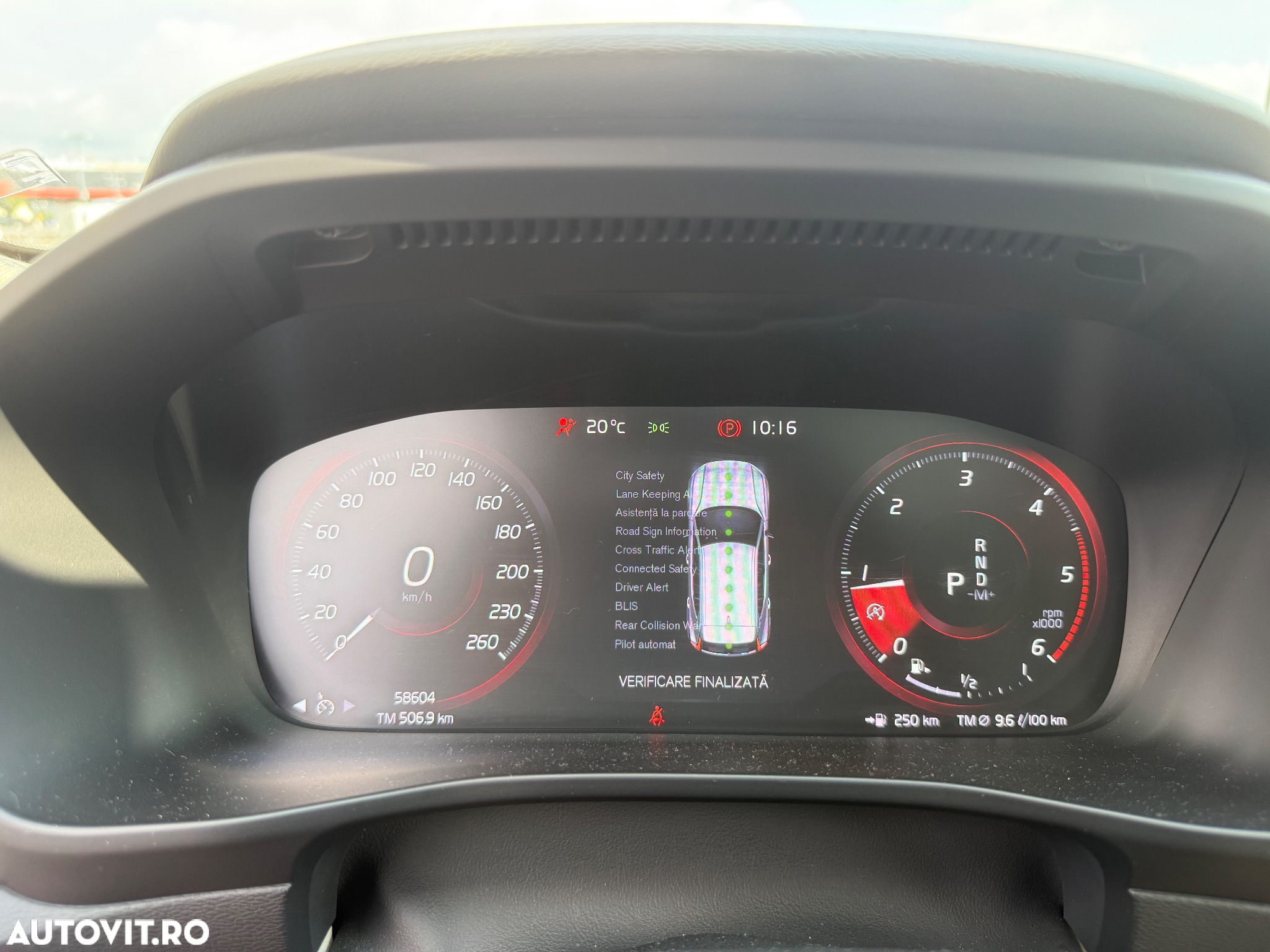 Volvo XC 40 D4 AWD Momentum Pro - 13