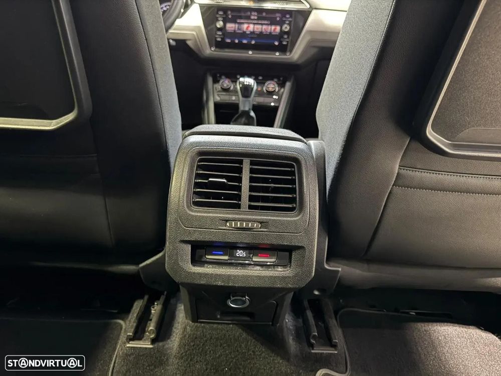 VW Touran 2.0 TDI Confortline - 23