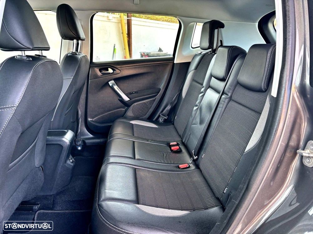 Peugeot 2008 BlueHDi 100 Allure - 13